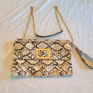 No brand  Snake skin wrist purse Like brand new